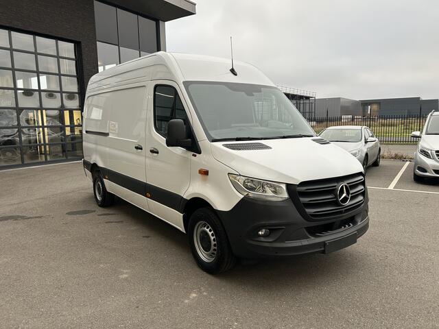 Mercedes-Benz SPRINTER 317 CDI L2 H2 MBUX / 360 Camera / Parkeersensoren / Navigatie / Cruise control / Airco / 270 Graden achterdeuren