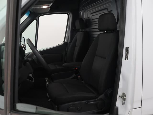 Mercedes-Benz SPRINTER 315 CDI Aut. | L2 H2 | Laadklep | Navigatie | 2-zits | DHollandia Laadklep | Achteruitrijcamera | Spiegelpakket | Cruise Contol | Zijwindassistent | Certified |