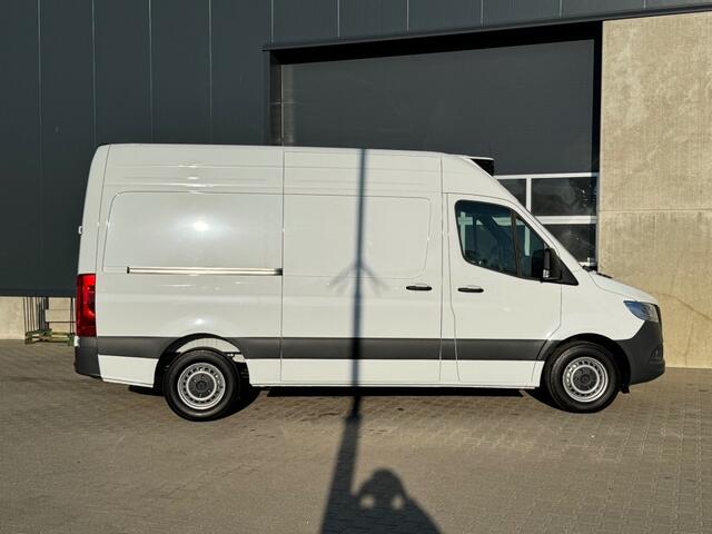 Mercedes-Benz SPRINTER 317 170pk L2 H2 Koelwagen - koelen/vriezen -20 graden - camera