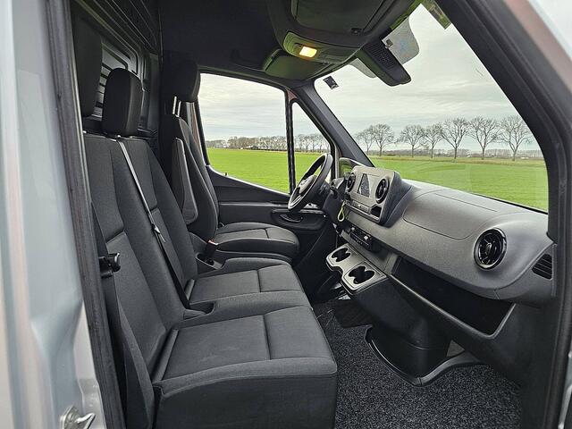 Mercedes-Benz SPRINTER 317 1.9 CDI L3H2 LAADKLEP, automaat, airco, navi, mbux, LED, camera