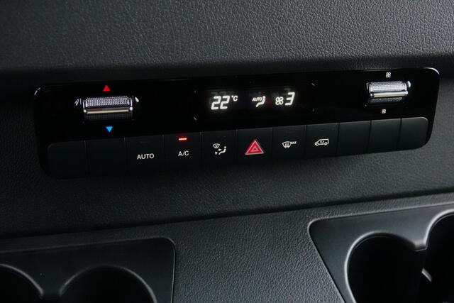 Mercedes-Benz SPRINTER 4x4 319Cdi 190Pk 9G-tronic | L2H1 | Dubbele Cabine | 2x Schuifdeur | 4WD | AWD | Bullbar | Treeplanken | 18'' All Terrain | Tenoriet Grijs