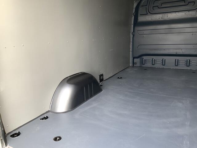 Mercedes-Benz SPRINTER 319 3.0 cdi Autom.L2H2 Airco Cruise 3 Zits MBux 10 Trekhaak 3500 kg Camera Alu Velg Side Bar 6 Cilinder. Euro 6