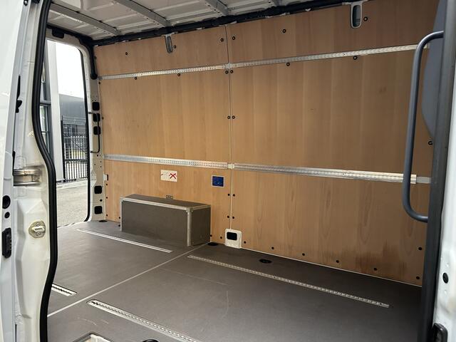Mercedes-Benz SPRINTER 317 CDI L2 H2 MBUX / 360 Camera / Navigatie / Geveerde stoel / Cruise control / Airco / 270 Graden achterdeuren