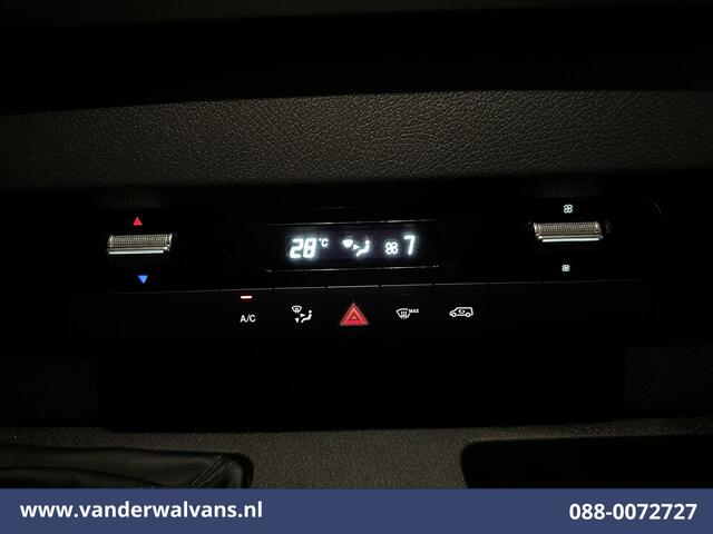 Mercedes-Benz SPRINTER 317 CDI 170pk L3H2 Euro6 Airco | 360 graden Camera | Apple Carplay | Cruisecontrol Android Auto, Stoelverwarming, Chauffeursstoel, Parkeersensoren, Bijrijdersbank