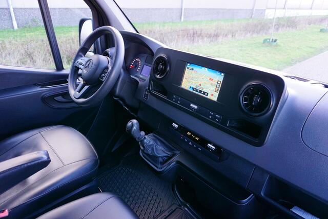 Mercedes-Benz SPRINTER 316 2.2 CDI L3H2 in Topstaat |29.877 km |1e eigenaar |BPM vrij! |Zwart |Camera |Cruise |Navi |Clima |Trekhaak |EURO6 |3500 KG |Mooie camperbasis