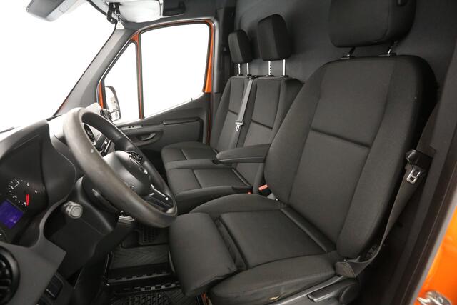 Mercedes-Benz SPRINTER 319 3.0 CDI L2H2 | 191PK | Aut. | 3500KG Trekgew. | Trekh. | Airco | Camera | Cruise | 3-Zits | Navi | Carplay