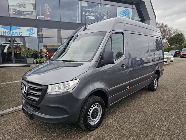 Mercedes-Benz SPRINTER 317 CDI L2-H2 * 3,5t trekgewicht * Camera * Trekhaak * Opstap * MBUX *