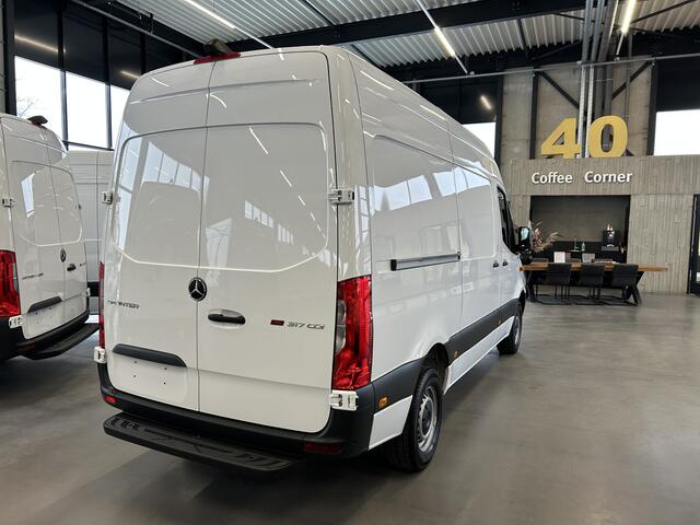 Mercedes-Benz SPRINTER 317 CDI L2 H2 MBUX / 360 Camera / Navigatie / Cruise control / Airco / 270 Graden achterdeuren