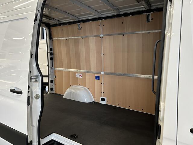 Mercedes-Benz SPRINTER 317 CDI L2 H2 Pro / LED / MBUX / Navigatie / Camera / Parkeersensoren / Cruise control / Airco / 270 Graden achterdeuren