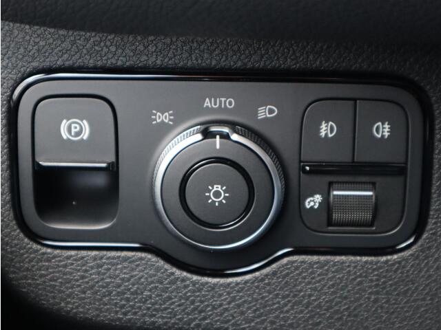 Mercedes-Benz SPRINTER 319 CDI L2H2 DISTRONIC LED 2X SCHUIFD. 3.5T TREKHAAK