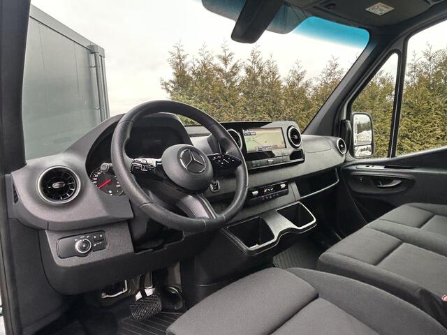 Mercedes-Benz SPRINTER 317 CDI AUTOMAAT FACE-LIFT 3.5T RWD / L2H2 / *** 9061 KM !!*** / LED / STOELVERW / DODEHOEK / MBUX 270 A DEUREN / AIRCO / CRUISE / NAVI / CAMERA / 3-ZITS