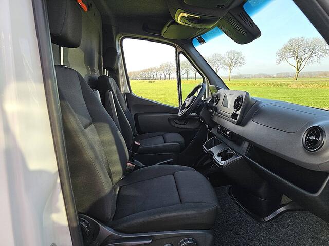Mercedes-Benz SPRINTER 317 1.9 CDI L3H3 RWD airco, navi. mbux, camera