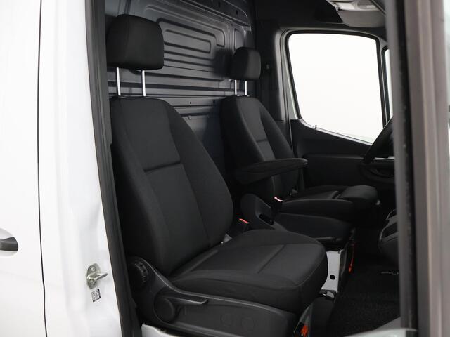 Mercedes-Benz SPRINTER 317 CDI | Aut. | L2 H2 | Aut. | Navigatie | 2-zits | Opstaptrede | Cruise Control | Parkeercamera | Airco | Certified