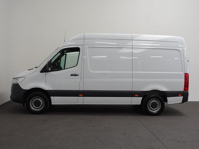 Mercedes-Benz SPRINTER 315 CDI Aut 9G-Tronic L2H2 PRO Airco MBUX Navi Adaptive Cruise Control Leder PDC VA + Camera Trekhaak 3500kg Comfortstoel