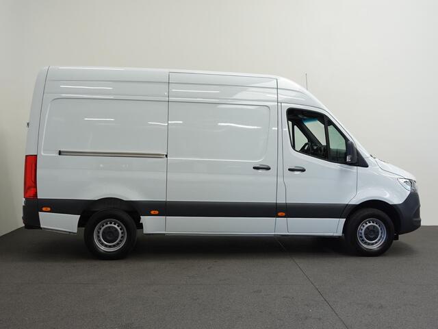Mercedes-Benz SPRINTER 315 CDI Aut 9G-Tronic L2H2 PRO Airco MBUX Navi Adaptive Cruise Control Leder PDC VA + Camera Trekhaak 3500kg Comfortstoel