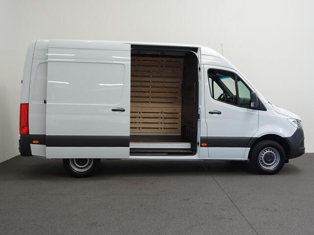 Mercedes-Benz SPRINTER 315 CDI Aut 9G-Tronic L2H2 PRO Airco MBUX Navi Adaptive Cruise Control Leder PDC VA + Camera Trekhaak 3500kg Comfortstoel