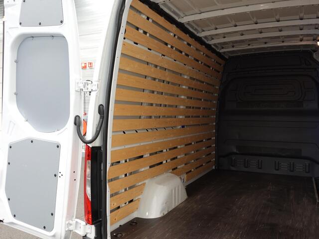 Mercedes-Benz SPRINTER 315 CDI Aut 9G-Tronic L2H2 PRO Airco MBUX Navi Adaptive Cruise Control Leder PDC VA + Camera Trekhaak 3500kg Comfortstoel
