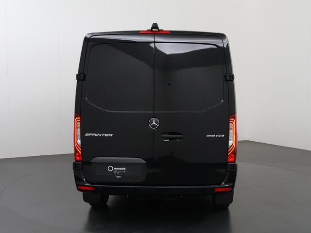 Mercedes-Benz SPRINTER 319 CDI L2 H1 RWD Select | DUBBELE SCHUIFDEUR | Geveerde Stoel | DISTRONIC | 3500 KG AHW | Navigatie | LED | Achteruitrijcamera | Airco | Adaptieve Cruise Controle | Winterpakket | Alarm Kl. 3 | Leder |