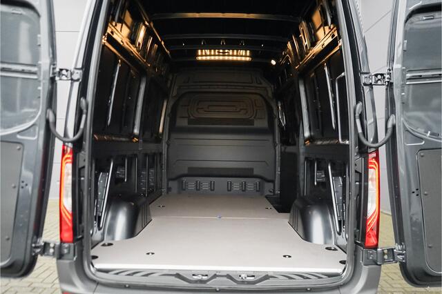 Mercedes-Benz SPRINTER 319 1.9 CDI L2H2 RWD Distronic 360° Camera LED Navi Trekhaak