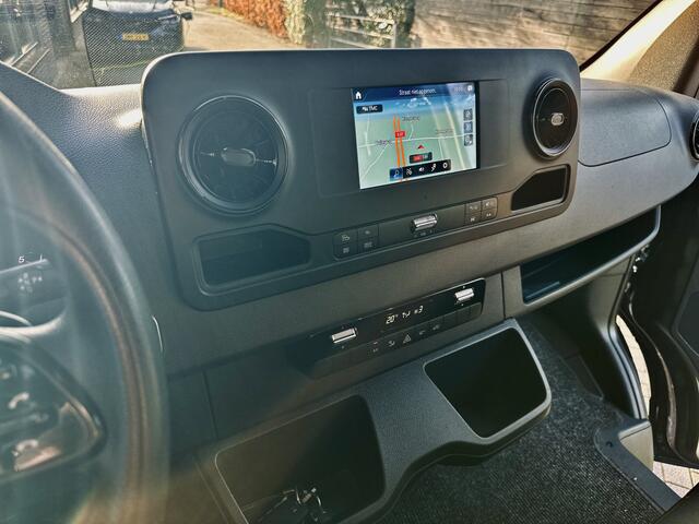 Mercedes-Benz SPRINTER 316 2.2 CDI 164pk | Automaat | L2H2 | Navi | Camera | Trekhaak 3500 kg | Euro 6 | 3-zits | Ex btw