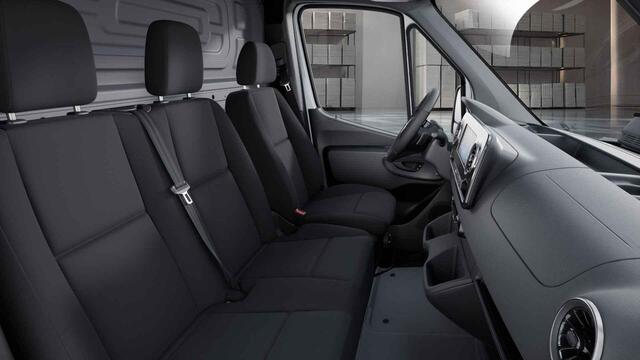 Mercedes-Benz SPRINTER 317 CDI L2 H2 Pro | 3 zits | Achteruitrijcamera | Automaat | Vloer en Wand Betimmering |