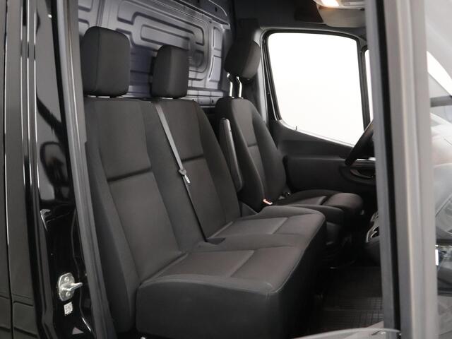 Mercedes-Benz SPRINTER 317 CDI | Aut. | L3 H2 | Pro | | 3 zits | Navigatie | Achteruitrijcamera | Airco | Keyless Go | Vloer en Wand Betimmering | Certified | Cruise Control |