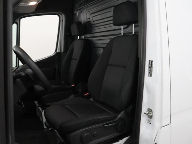 Mercedes-Benz SPRINTER 317 CDI | L2 H2 | Aut. | Navigatie | 2-zits | Opstaptrede | Cruise Control | Spiegelpakket| Parkeercamera | Airco | Dodehoekassistent | Certified
