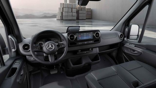 Mercedes-Benz SPRINTER 317 CDI | L2 H2 | PRO | AUTOMAAT | ACHTERUITRIJCAMERA | NAVIGATIE | CRUISE CONTROL | BETIMMERDE LAADRUIMTE | DIEP ZWART | 3-ZITS | LICHT -/ REGEN SENSOR