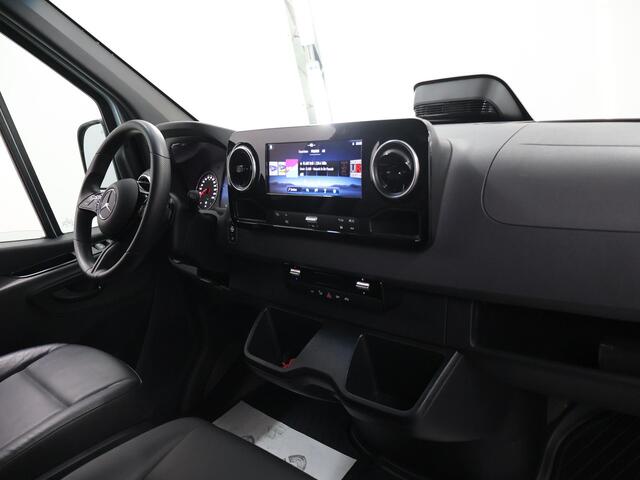 Mercedes-Benz SPRINTER 317 CDI | Aut. | L2 H2 | Pro | 3500KG. AHW | Parkeercamera | 3-zits | Trekhaak | LM Velgen | Stoelverwarming | Alarm | Apple Carplay / Android | Certified