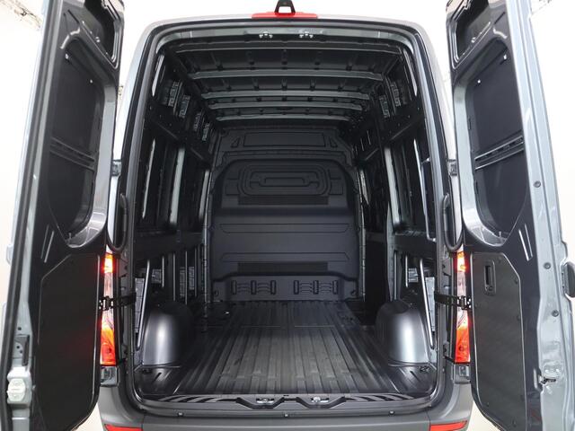 Mercedes-Benz SPRINTER 315 CDI GB L2 RWD PRO | ACHTERUITRIJCAMERA | 3500 KG AHW | DODEHOEKASSISTENT | AIRCO | CRUISE | CARPLAY | ANDROID AUTO | METALLIC | 3-ZITS | MBUX SYSTEEM GROOT