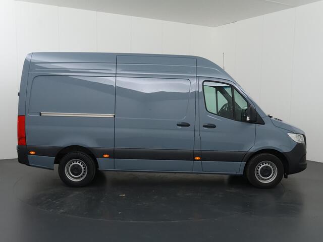 Mercedes-Benz SPRINTER 317 CDI | Aut. | L2 H2 | Pro | 3 zits | Stoelverwarming | Achteruitrijcamera | Betimmering | Laadvloer | Apple Carplay / Android Auto | Certified
