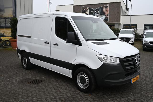 Mercedes-Benz SPRINTER 211 CDI L1H1 FWD 3000 kg Trekgewicht, MBUX navigatie met parkeerpakket, Etc.
