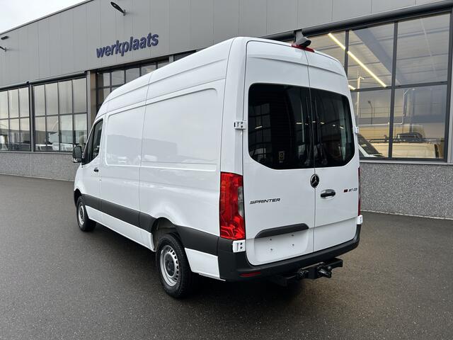 Mercedes-Benz SPRINTER 317 CDI L2 H2 3500KG Trekhaak / Automaat / MBUX / Camera / Parkeersensoren / Navigatie / Airco