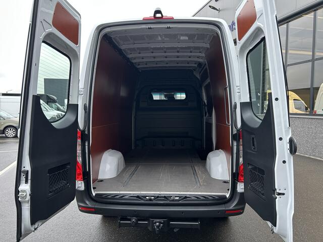 Mercedes-Benz SPRINTER 317 CDI L2 H2 3500KG Trekhaak / Automaat / MBUX / Camera / Parkeersensoren / Navigatie / Airco
