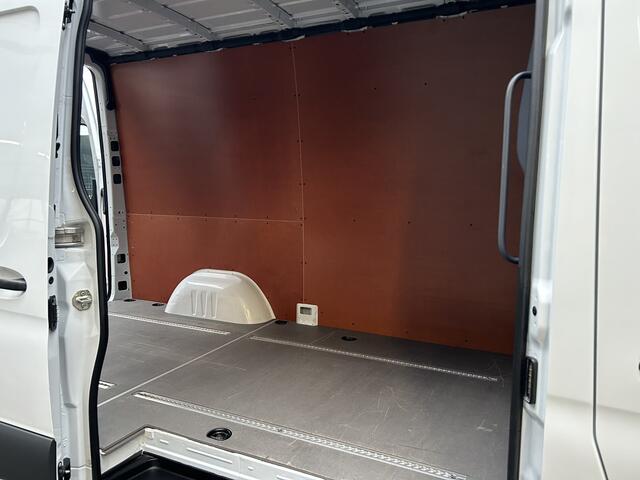 Mercedes-Benz SPRINTER 317 CDI L2 H2 3500KG Trekhaak / Automaat / MBUX / Camera / Parkeersensoren / Navigatie / Airco