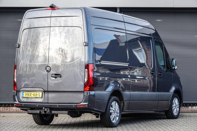 Mercedes-Benz SPRINTER L2H2 319Cdi 3.0 6-Cilinder 190Pk 7G-Tronic | RWD | Stoel-Bank | 2xSchuifdeur | 3.500Kg trekgewicht | Trekhaak | 17''