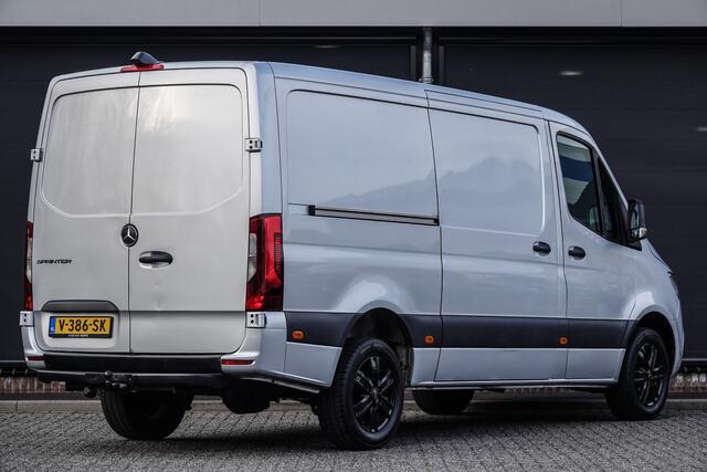 Mercedes-Benz SPRINTER L2H2 319Cdi 3.0 6-Cilinder 190Pk 7G-Tronic | RWD | Stoel-Bank | 2xSchuifdeur | Achteruirijcamera | Trekhaak | 17''