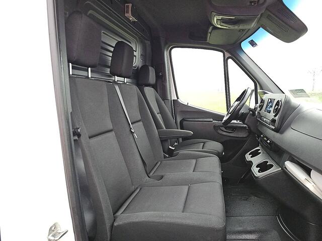 Mercedes-Benz SPRINTER 315 1.9 CDI L3H2 Automaat Mbux Airco Adaptieve Cruise Camera Trekhaak Euro6 150 PK!