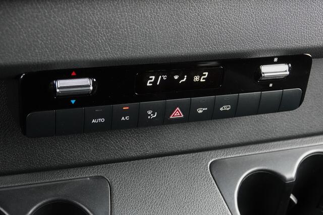 Mercedes-Benz SPRINTER 4x4 319Cdi 190Pk 9G-tronic | L2H2 | Dubbele Cabine | 2x Schuifdeur | 4WD | AWD | Bullbar | Treeplanken | 18'' All Terrain | Obsidian Black