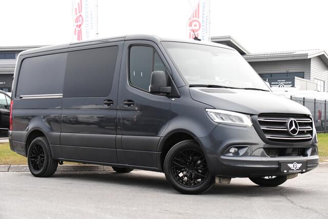 Mercedes-Benz SPRINTER 317 1.9 CDI L2H1 DC RWD PB Edition Cruise, Camera, Carplay, 2 x Schuifdeur, 10,5'' Mbux, 3500kg Trekhaak, Sensoren, LED, Uniek!