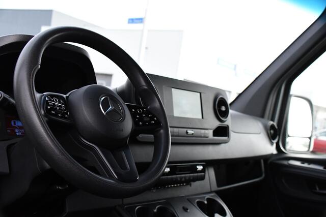 Mercedes-Benz SPRINTER 317 1.9 CDI L3H2 RWD AMG Edition Camera, Cruise, Carplay, Leder, 170pk, Multimedia, Trekhaak, LED, Uniek!