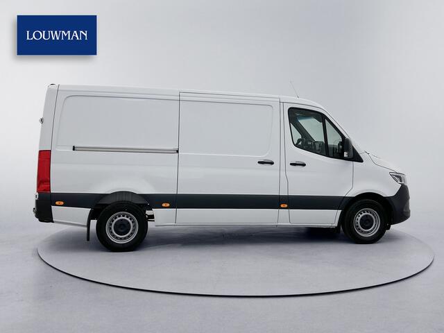 Mercedes-Benz SPRINTER 319 1.9 Pro L2H1 3500kg trekhaak Distronic Navigatie Led Stoelverwarming Comfortstoel Betimmering