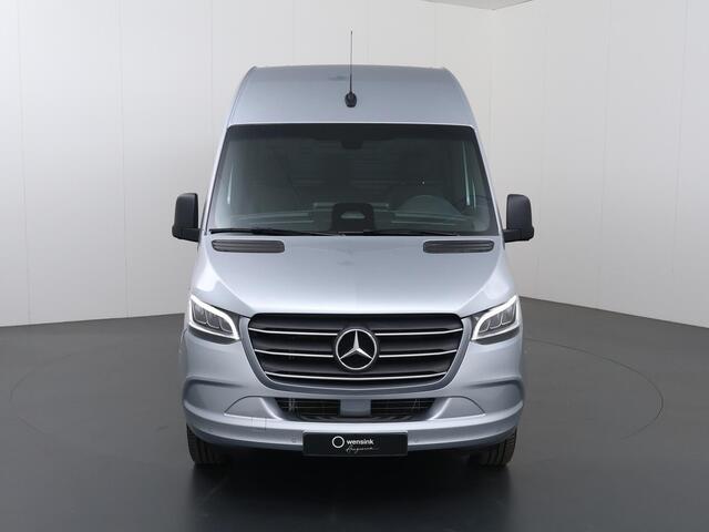 Mercedes-Benz SPRINTER 319 CDI | Aut. | L2 H2 | Select | LED Koplampen | 3-zits | Achteruitrijcamera | Navigatie | Apple Carplay/Android Auto | 3500 KG. AHW | Distronic Plus | LM Velgen | Certified
