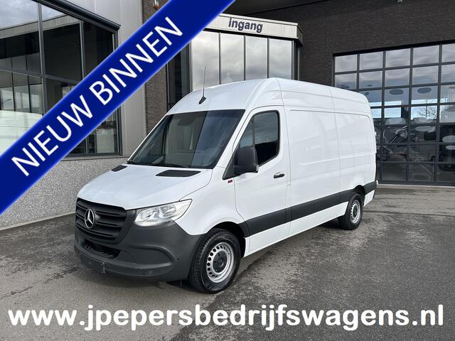 Mercedes-Benz SPRINTER 317 CDI L2 H2 MBUX / Trekhaak / Camera / Parkeersensoren / Navigatie / Airco / 270 Graden achterdeuren