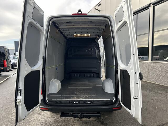 Mercedes-Benz SPRINTER 317 CDI L2 H2 MBUX / Trekhaak / Camera / Parkeersensoren / Navigatie / Airco / 270 Graden achterdeuren