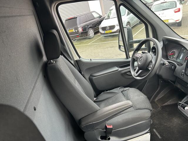 Mercedes-Benz SPRINTER 317 1.9 CDI Euro 6 E / 143 dkm / Box / Loadlift / NL Van