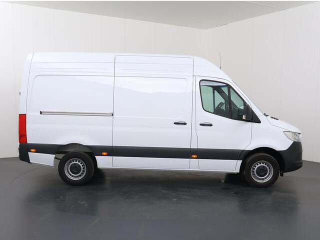 Mercedes-Benz SPRINTER 317 CDI | Aut. | L2 H2 | Pro | 3-zits | Airco | Cruise Control | 3500 KG. AHW | Parkeercamera | Certified