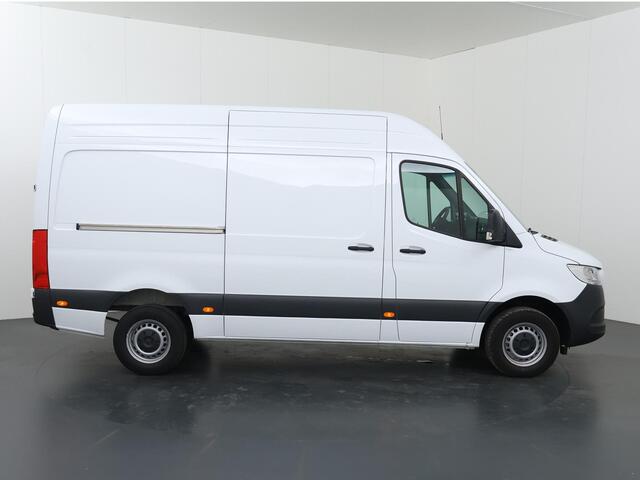 Mercedes-Benz SPRINTER 317 CDI | Aut. | L2 H2 | Pro | 3-zits | Airco | Cruise Control | 3500 KG. AHW | Parkeercamera | Certified