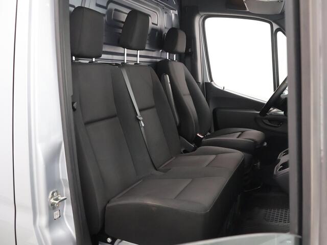 Mercedes-Benz SPRINTER 317 CDI | AUT. | SELECT | L2 H2 | AUTOMAAT | 3500 KG. AHW | ADAPTIEVE CRUISE | STOELVERWARMING | LED | NAVIGATIE | CAMERA | TREKHAAK | BETIMMERDE LAADRUIMTE | 3-ZITS