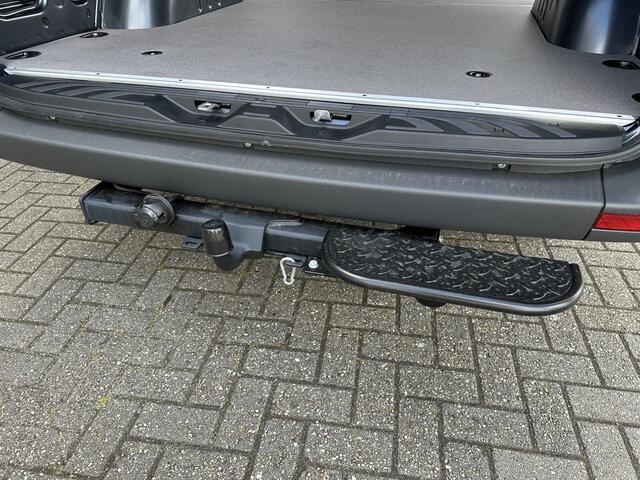 Mercedes-Benz SPRINTER 317CDI L2H1 Airco Navigatie Camera 2800kg Trekhaak 2x schuifdeur